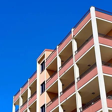 Karol Hotel *